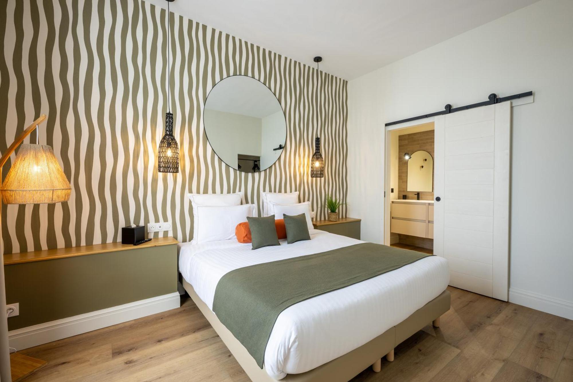 67 Victor Hugo Apartment Коняк Екстериор снимка
