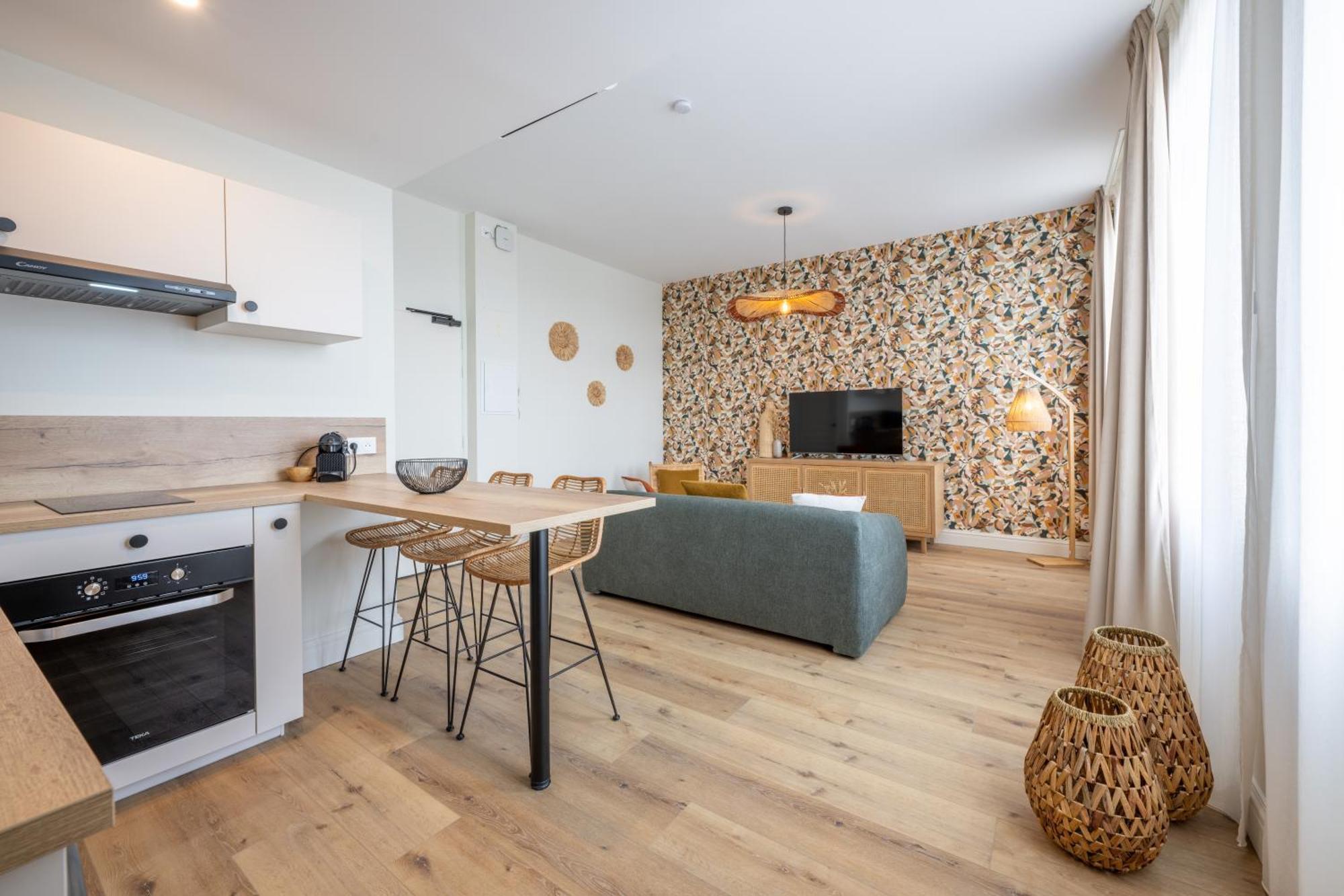 67 Victor Hugo Apartment Коняк Екстериор снимка