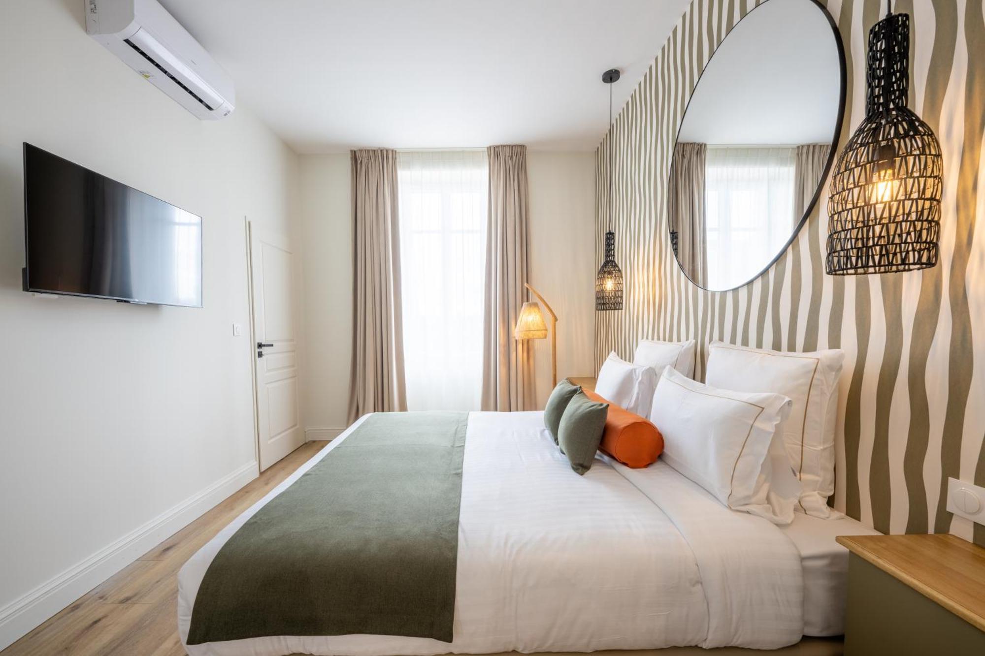 67 Victor Hugo Apartment Коняк Екстериор снимка