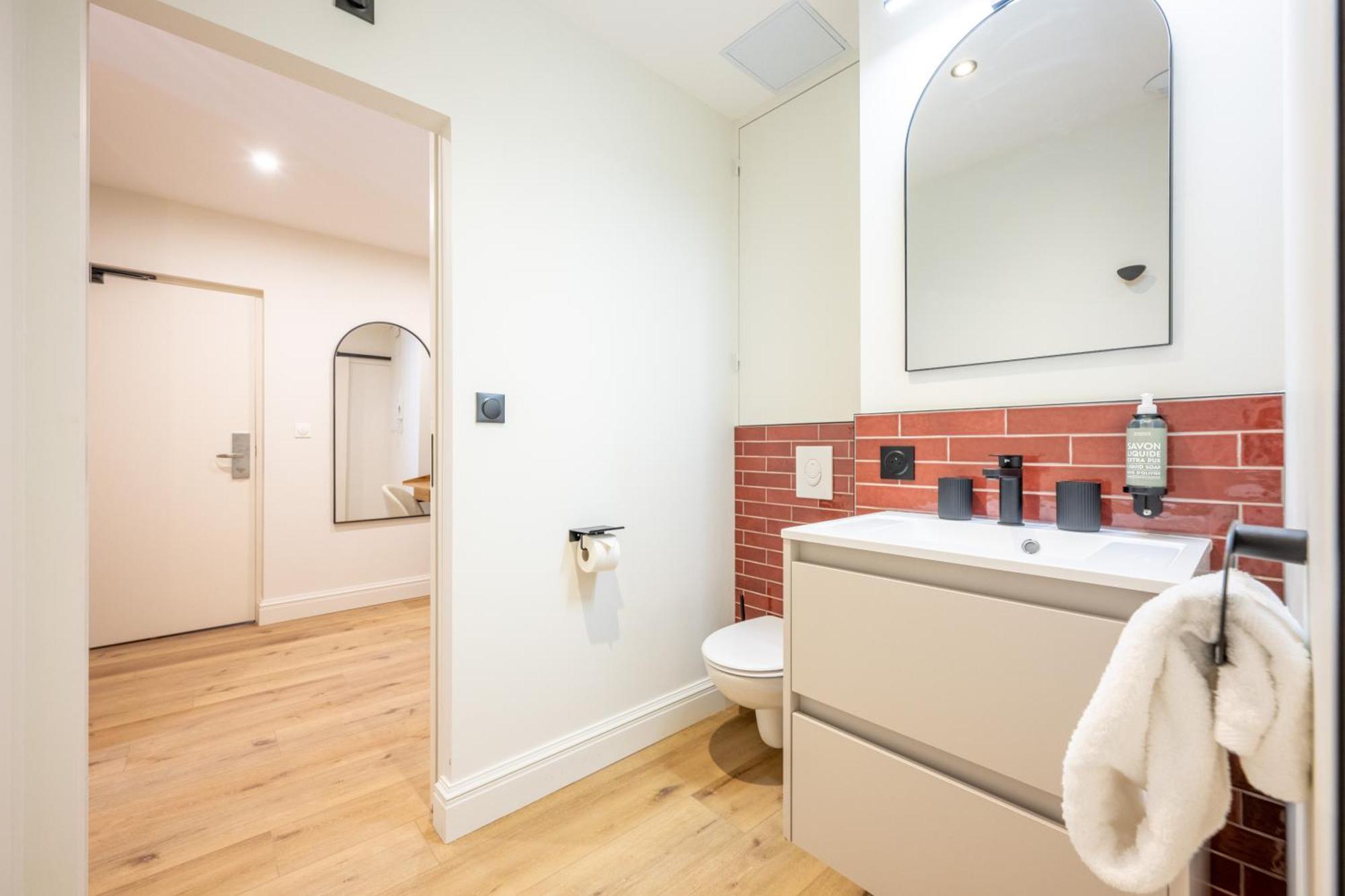 67 Victor Hugo Apartment Коняк Екстериор снимка