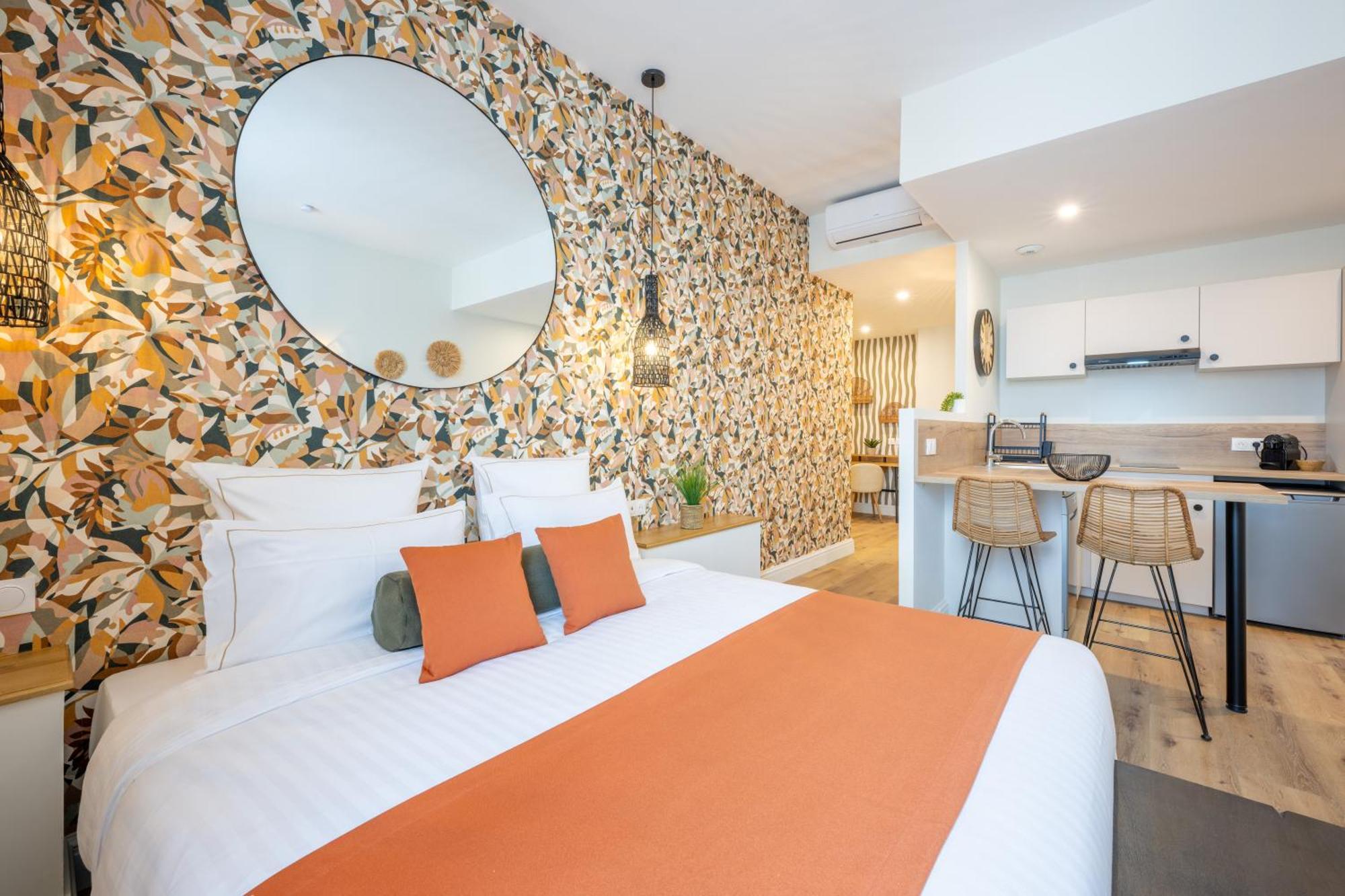 67 Victor Hugo Apartment Коняк Екстериор снимка